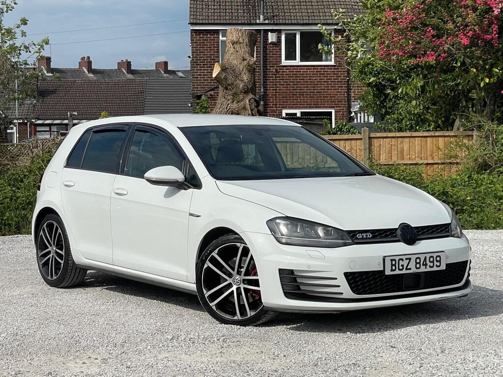 2016 Volkswagen Golf - Image 1