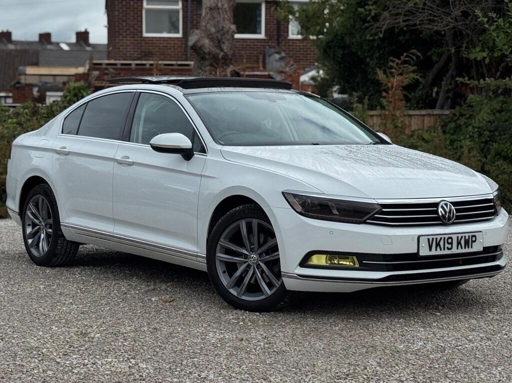 2019 Volkswagen Passat - Image 1